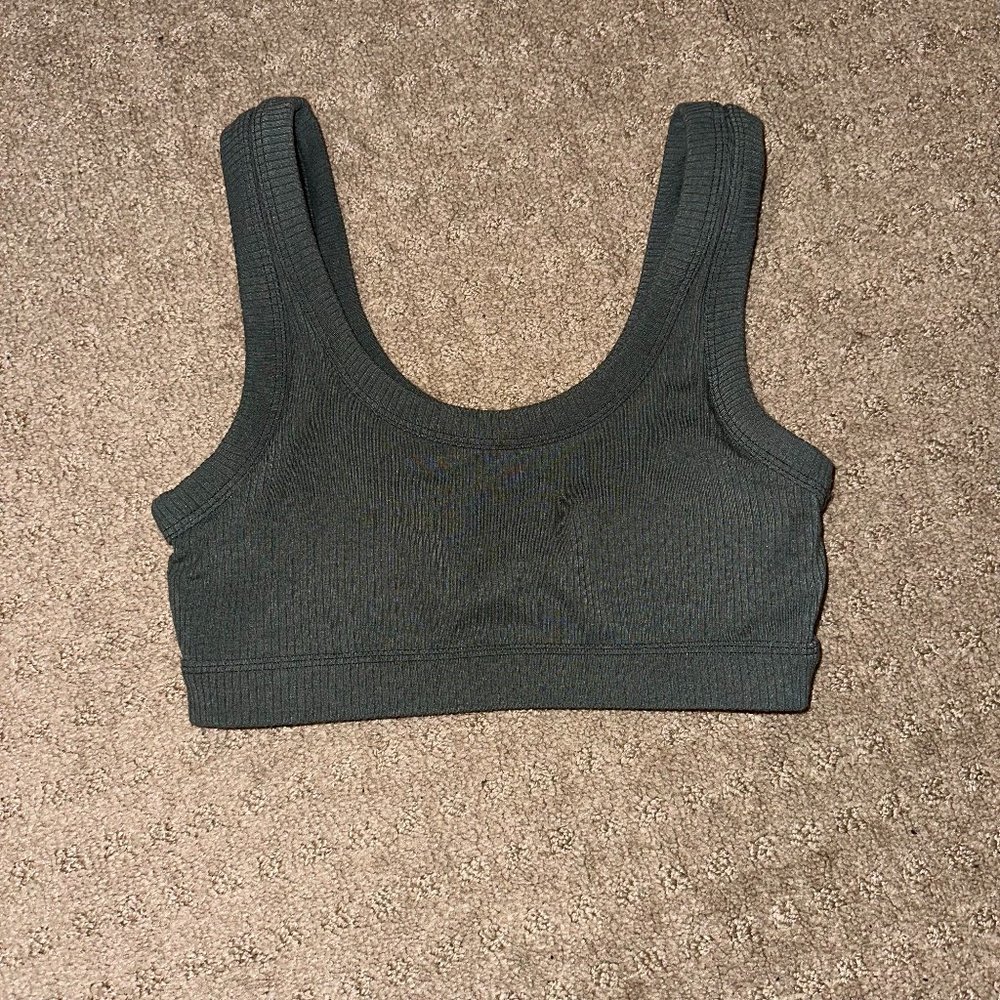 Alo Ribbed Box Bra - Picture 2 of 3
